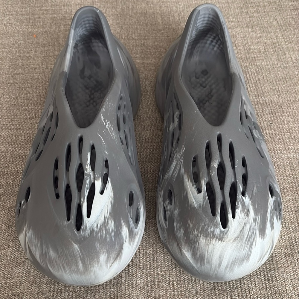 Yeezy Foam Runner, size 7, in box